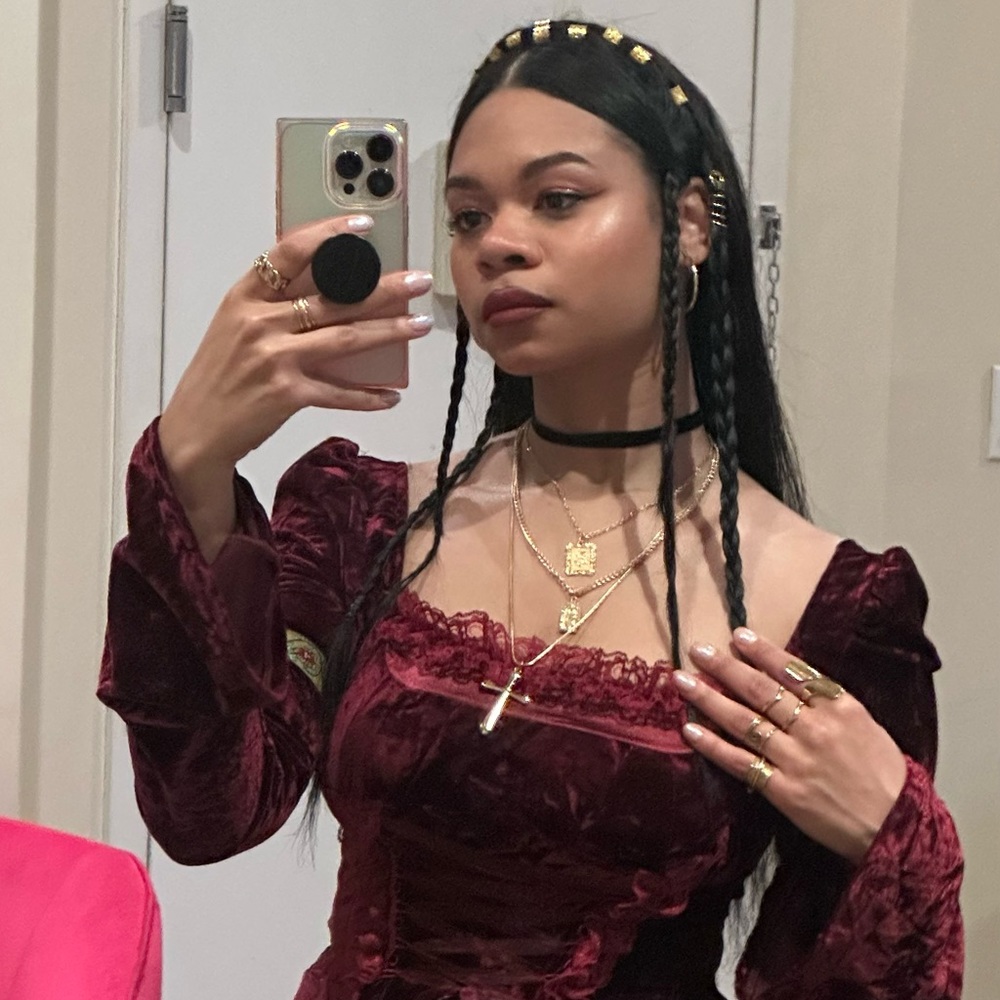 Meet your Posher, Esther